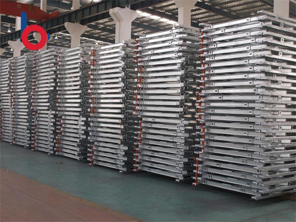 2010年緬甸政府108座（2000噸）鍍鋅 超級(jí)貝雷鋼橋出口